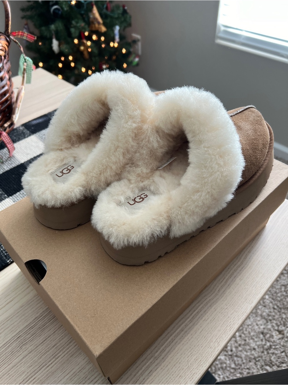 UGG Disquette Chestnut slippers - Picture 4 of 4
